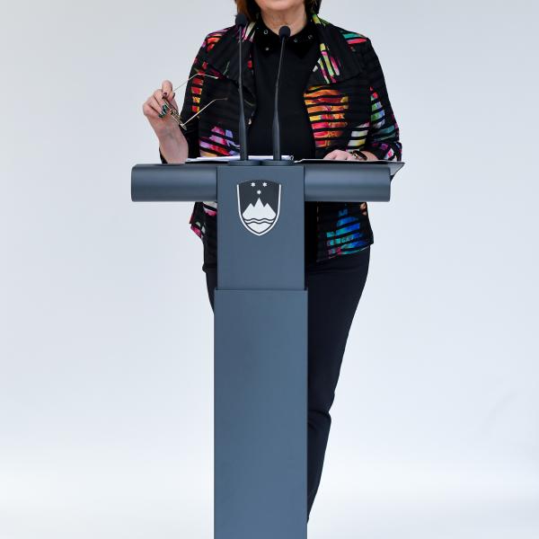 Freestanding lectern SYMPHONY