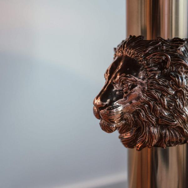 LION dining table